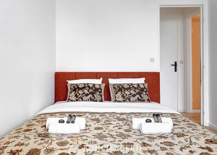 Cozy Haven In The Heart Of Buttes-chaumont